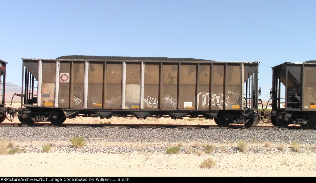 WB Unit Loaded Hooper Frt at Erie NV W-Pshr -19